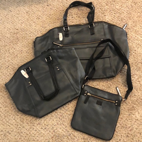 Victoria Secret Travel Bag Set - Picture 1 of 5